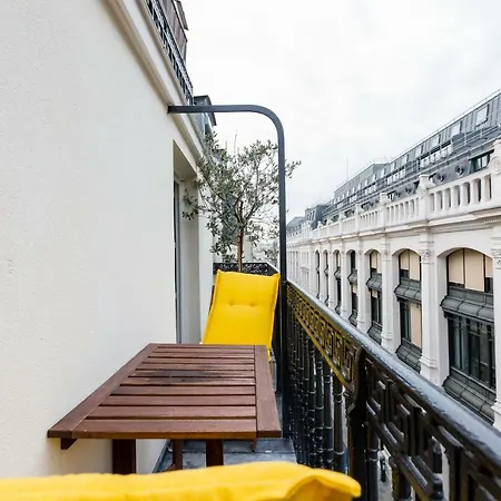 Veeve - Modish Style By The Palais Royal Paris