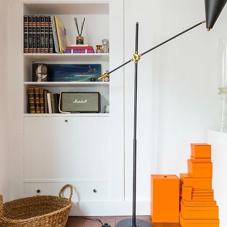 Veeve - Modish Style By The Palais Royal Apartment *