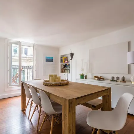 Veeve - Modish Style By The Palais Royal Apartment *